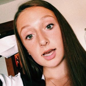 Meet your Posher, Lily